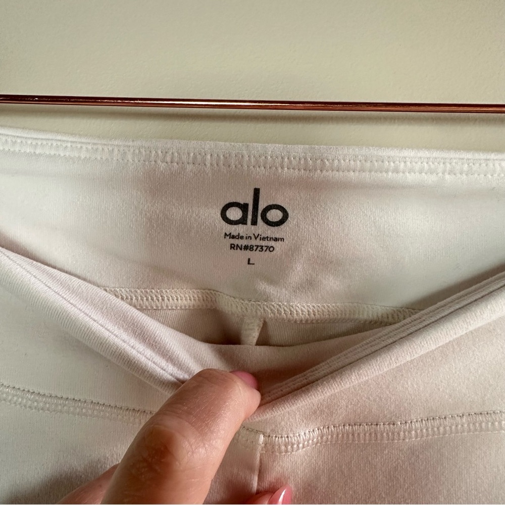 ALO Yoga White Flare Pants - Picture 4 of 8